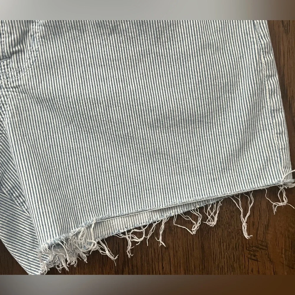 AMERICAN EAGLE Ne(x)t Level Stretch High-Waisted Striped Shorts - Size 12 - Picture 6 of 10